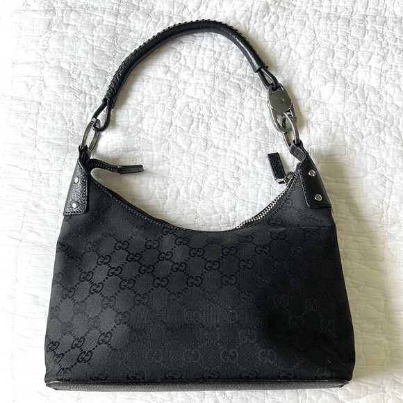 Gucci Handbags - Authentic Gucci Purse